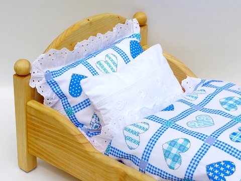 Nähanleitung Bettwäsche für das Puppenbett  - Ideal für Stoffreste