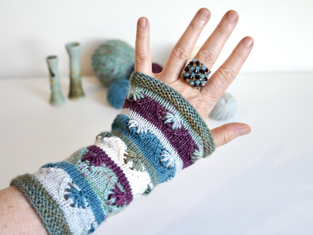 Wrist Warmers "Happy Scrappy", Knitting Pattern, Size S - L - Image 8