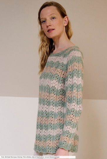 Gestreifter Wellenmuster-Pulli