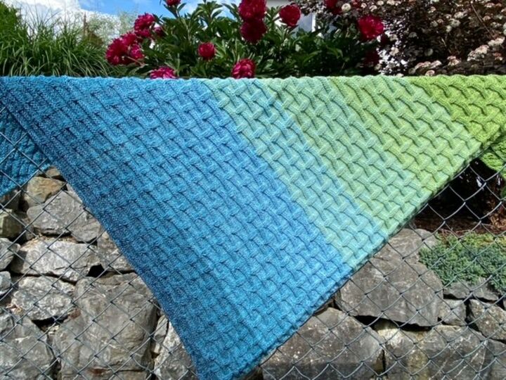 Leyla  –  PDF Anleitung für ein gestricktes Tuch