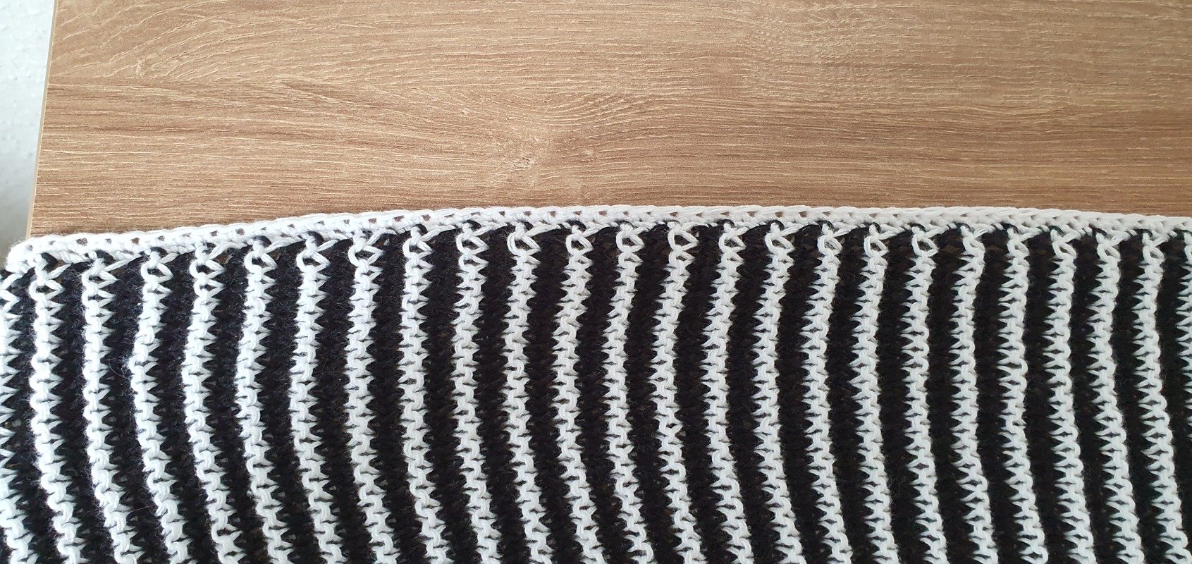 Panther, Shadow Knitting, Illusion Knitting, Motif Shawl - Image 8