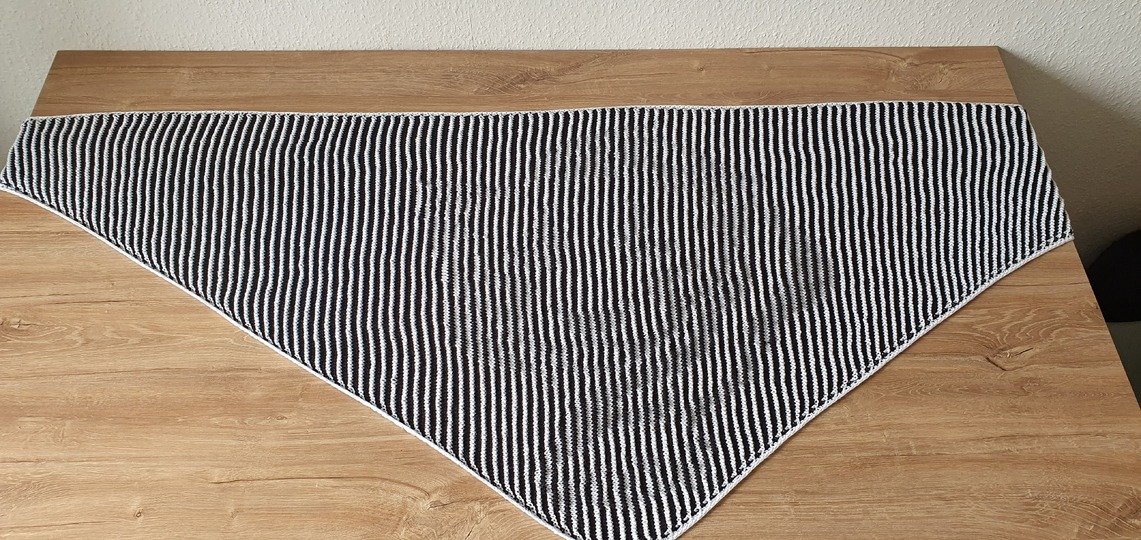 Panther, Shadow Knitting, Illusion Knitting, Motif Shawl