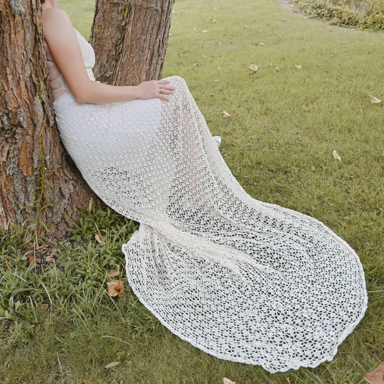 Häkelkleid mit Schleppe "Tiana"