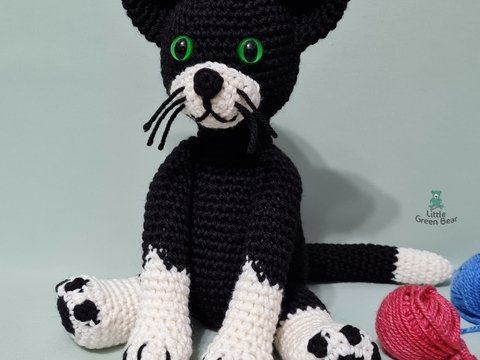 Connie the Cat Crochet Amigurumi Pattern (English)