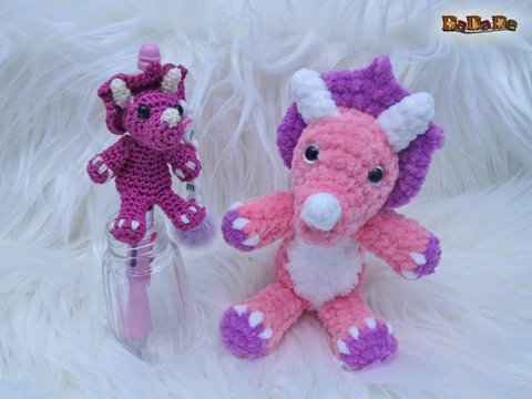 Der Triceratops für Stifte oder zum Kuscheln, Häkelanleitung von DaDaDe