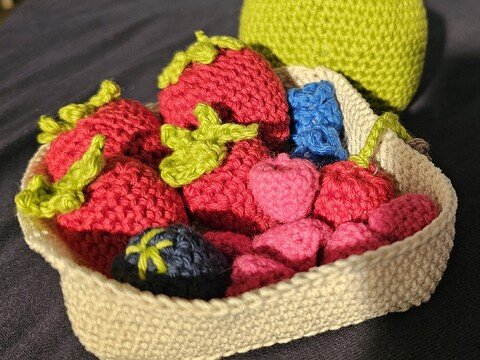 Kleiner Beerenkorb 4 Ecken Häkelanleitung