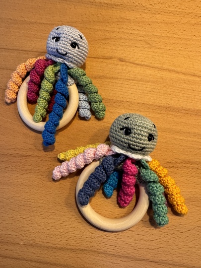 Häkelanleitung Qualle Kalle als Greifring und groß als Häkeltier
