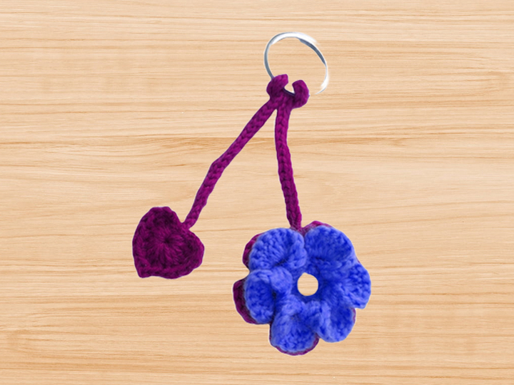 crochet 3D flower keychain pattern