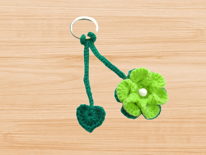 crochet 3D flower keychain pattern