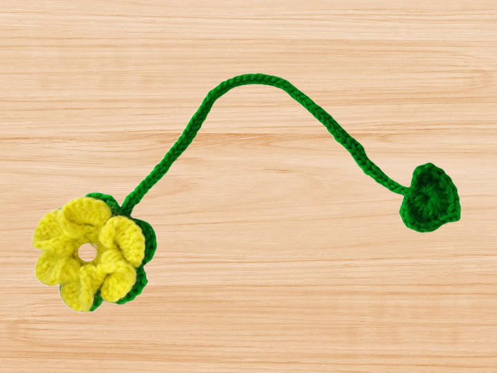crochet 3D flower keychain pattern