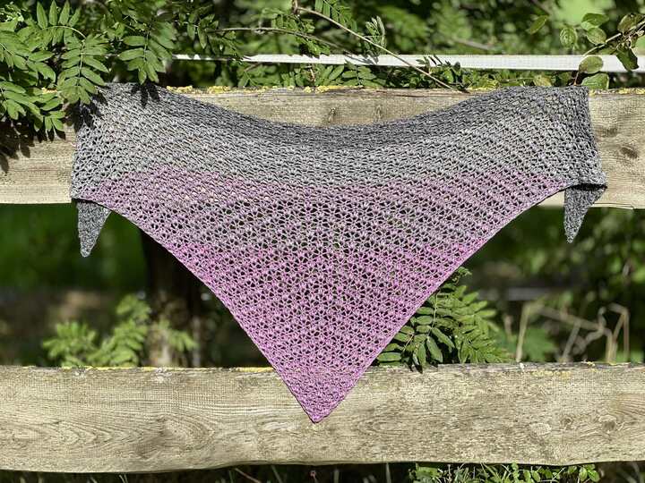 Häkelanleitung Dreieckstuch "Schwertlilie"