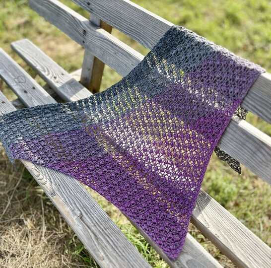 Häkelanleitung Dreieckstuch "Schwertlilie"