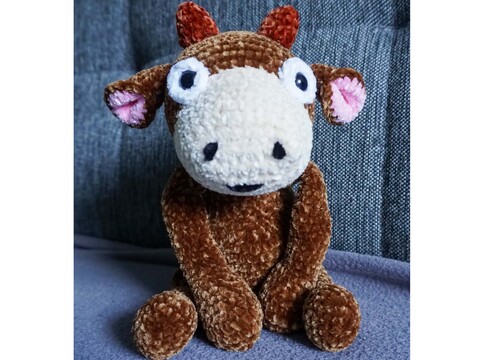 Crochet pattern: little calf Matilda