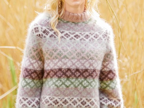 Raglanpullover mit Jacquardmuster in Rosa, Natur, Grün und Bordeaux