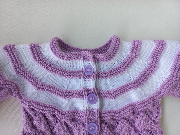 Strickanleitung Babyjacke/Mädchenjacke Gr. 68/74 ca. 5-9 M, mit Volant,