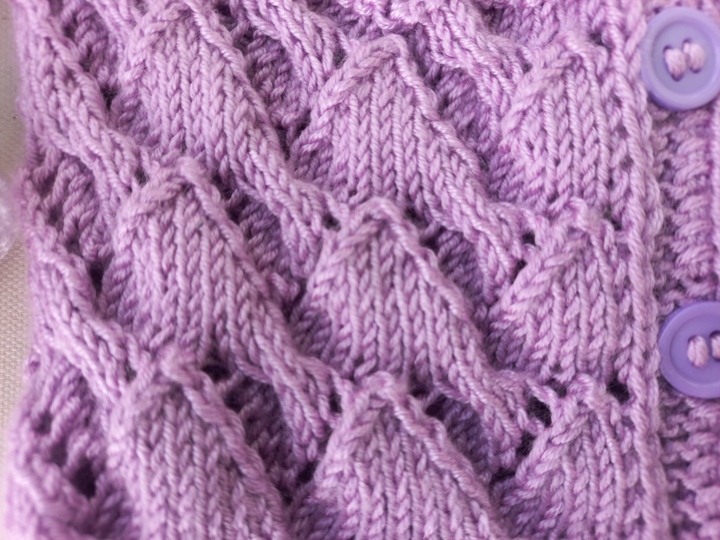 Strickanleitung Babyjacke/Mädchenjacke Gr. 68/74 ca. 5-9 M, mit Volant,