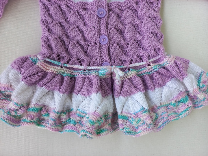 Strickanleitung Babyjacke/Mädchenjacke Gr. 68/74 ca. 5-9 M, mit Volant,