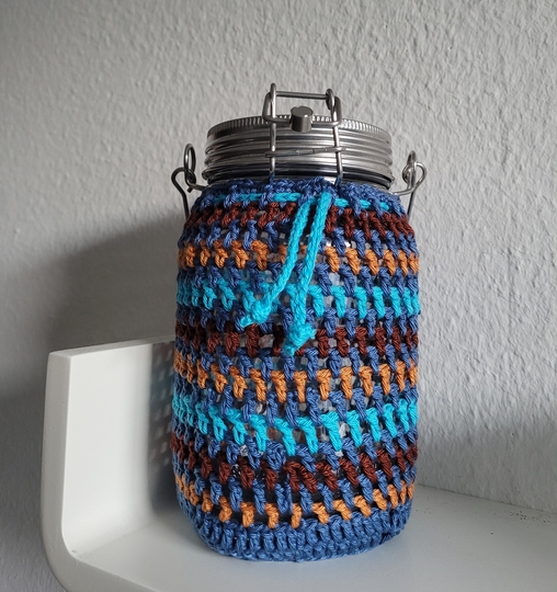 Sonnenglas bunt umhäkelt