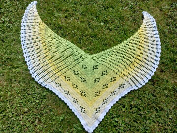 Dreieckstuch Blumenflügel häkeln