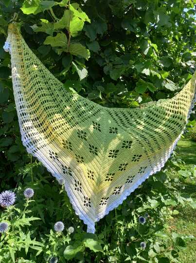 Dreieckstuch Blumenflügel häkeln