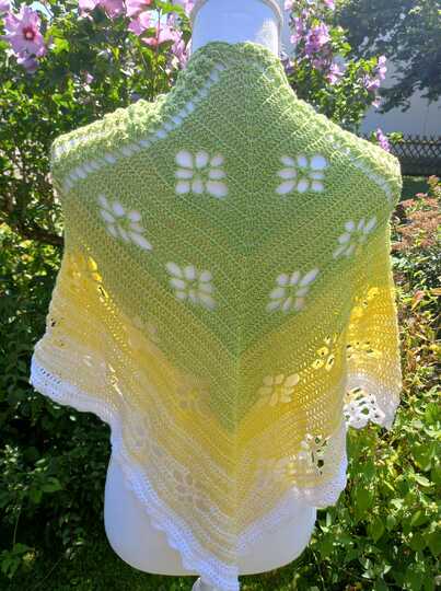 Dreieckstuch Blumenflügel häkeln