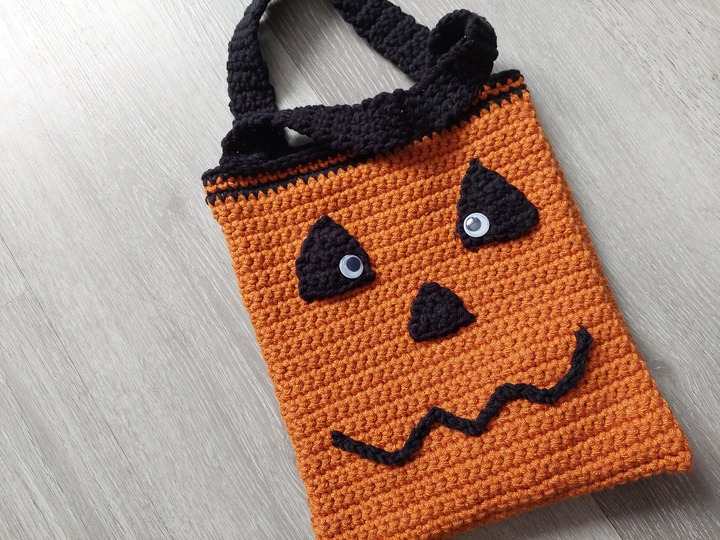 Häkelanleitung Kürbis Halloween Täschchen!
