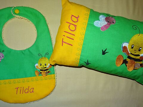 Stickdatei - Biene mit Schmetterling Kissen und Lätzchen SET ITH