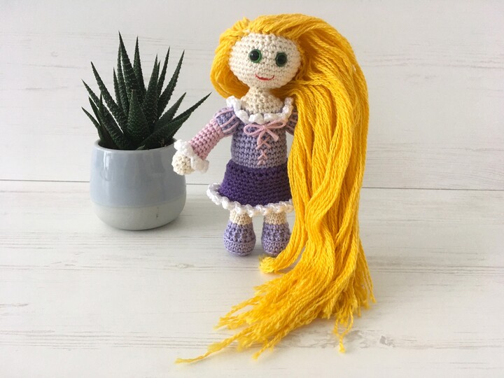 Häkelanleitung Amigurumi Lolita