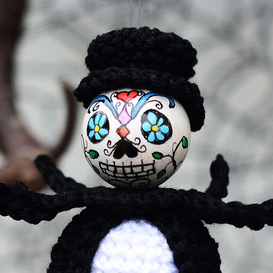 Spooky sceleton ghost Halloween hanger wooden balls