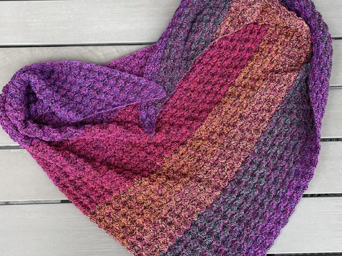 Häkelanleitung asymmetrisches Tuch mit dichtem Muster -Für Fortgeschrittene