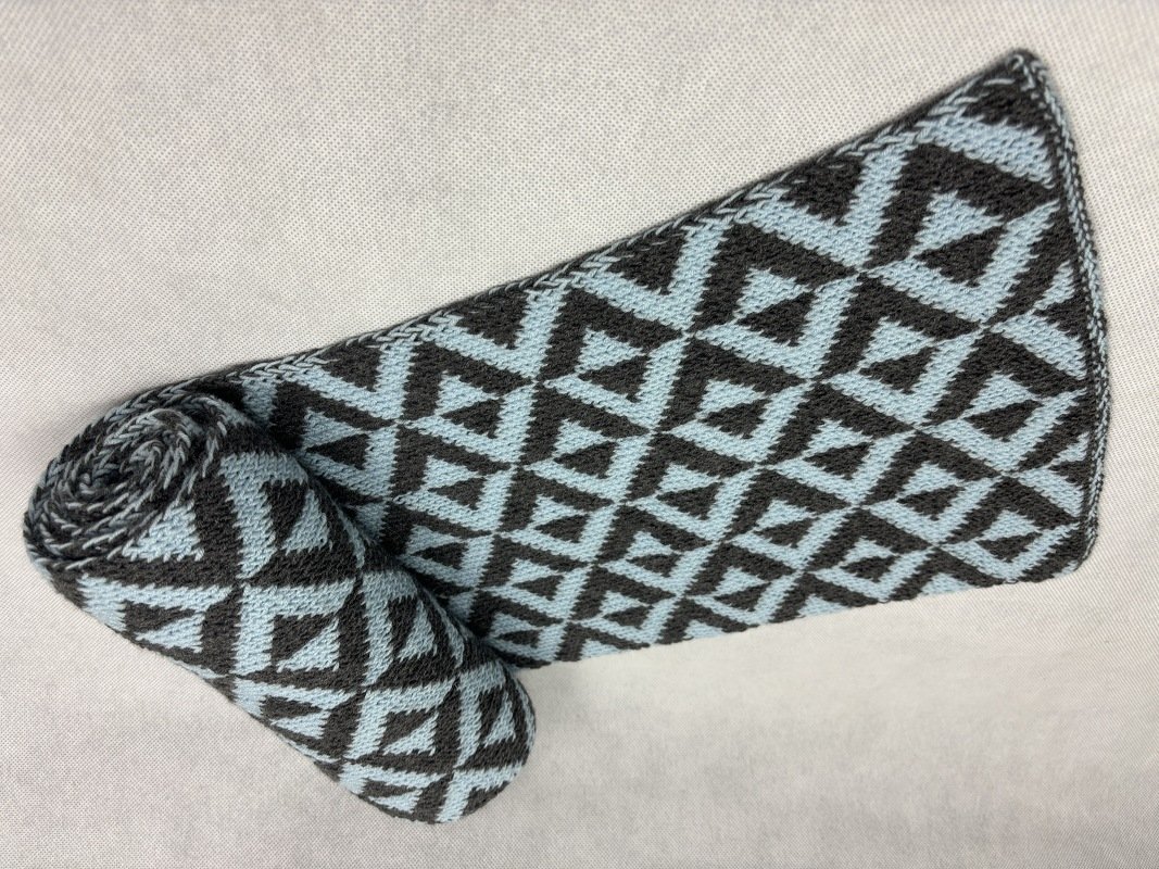 Scarf «Reflections» - A Double Knitting Pattern - Image 3