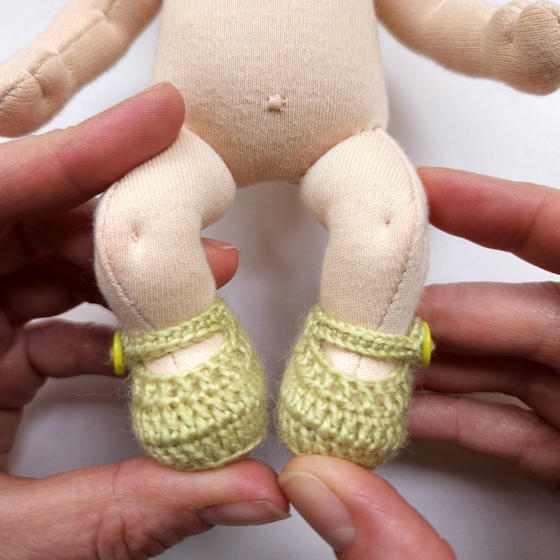 DIY Crochet booties for Waldorf dolls. 3 sizes. PDF crochet patterns - Image 5