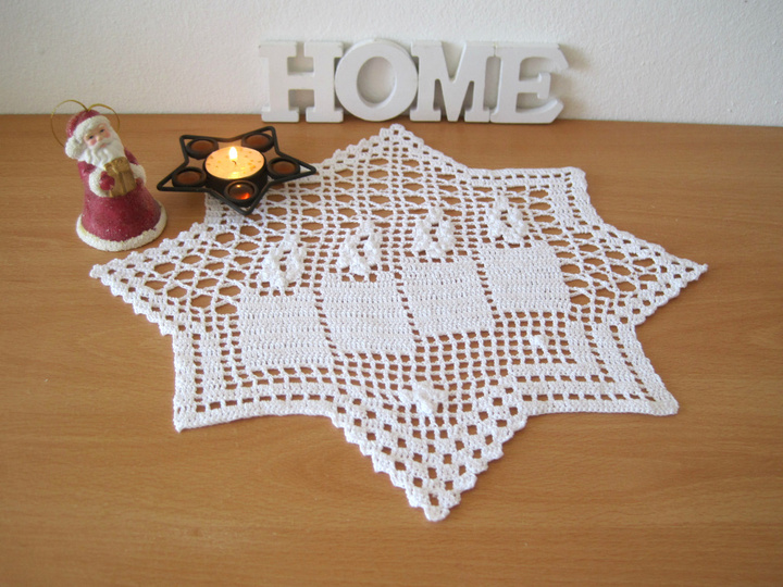 Weihnachten Zierdeckchen mit 4 Kerzen - Häkelanleitung