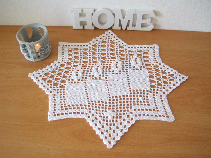 Weihnachten Zierdeckchen mit 4 Kerzen - Häkelanleitung