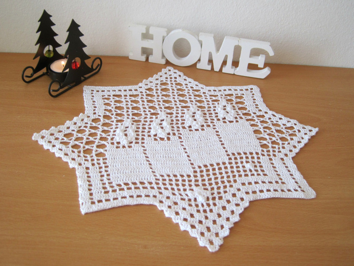 Weihnachten Zierdeckchen mit 4 Kerzen - Häkelanleitung