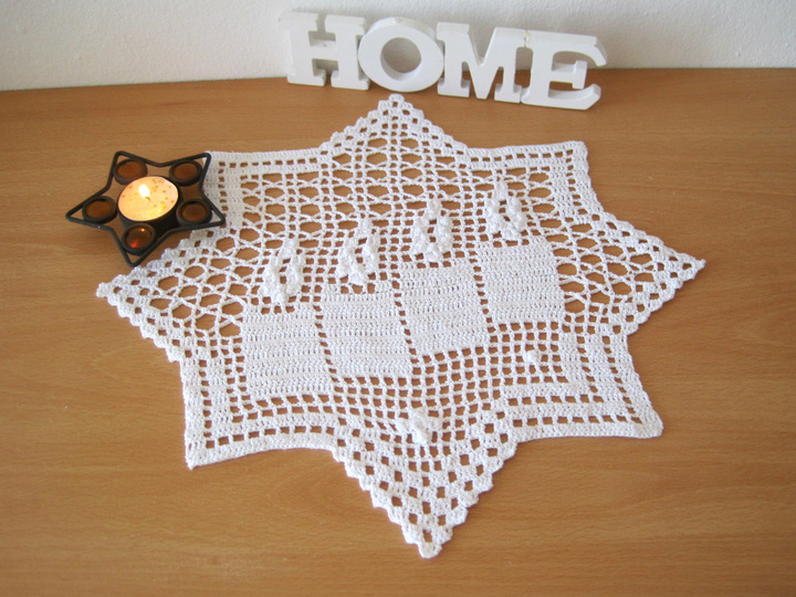 Weihnachten Zierdeckchen mit 4 Kerzen - Häkelanleitung