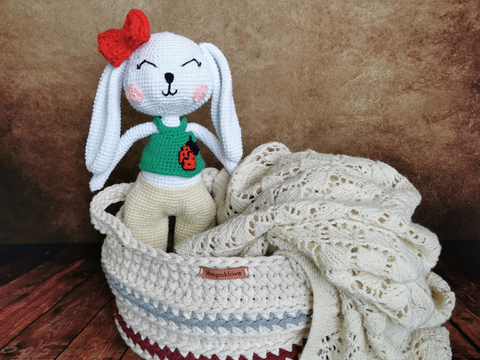 Häkelmuster PDF Hase Kuscheltier Kaninchen weiß amigurumi gehäkelt