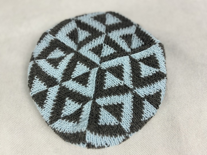 Wendemütze «Spiegelungen» - Eine Double Face Strickanleitung