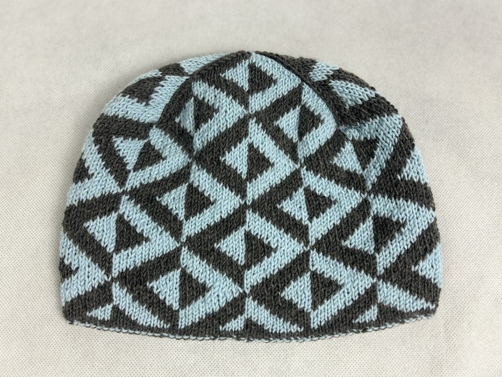 Wendemütze «Spiegelungen» - Eine Double Face Strickanleitung