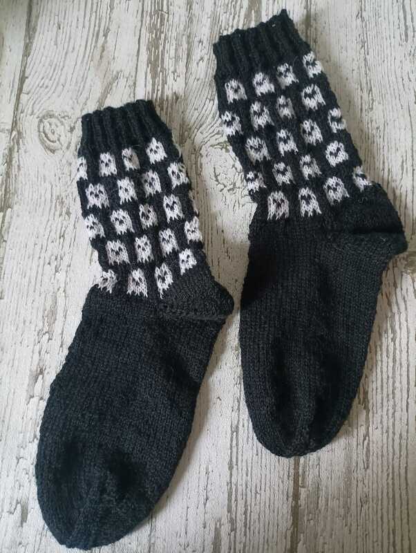 Strickanleitung Geister Socken
