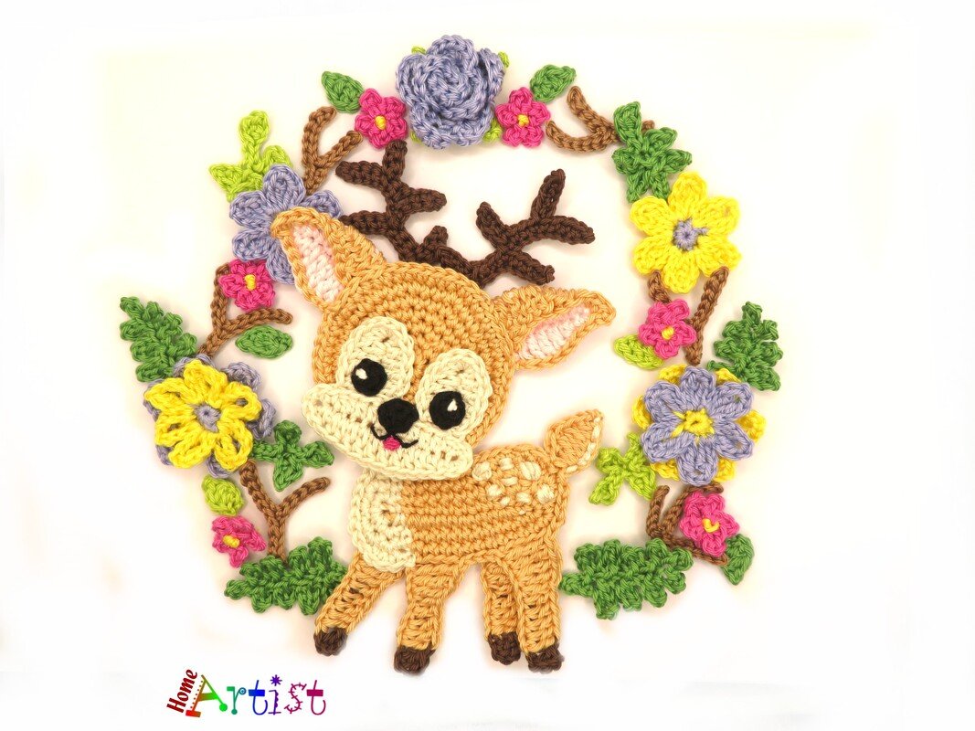 Deer Wreath Reindeer crochet pattern applique