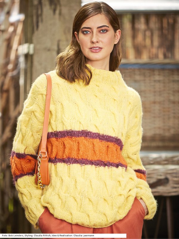 Pullover mit Zopfmuster und Streifen in Gelb, Mandarin, Weinrot und Erika