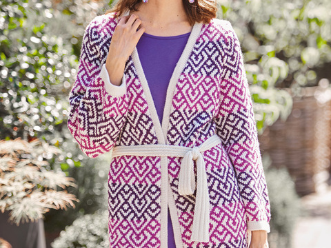 Lange Jacke im Jacquardmuster in Natur, Pink und Aubergine mit Gürtel