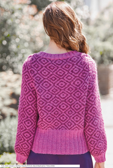 Pulli mit V-Ausschnitt im Jaquardmuster in Pink und Beerenrot