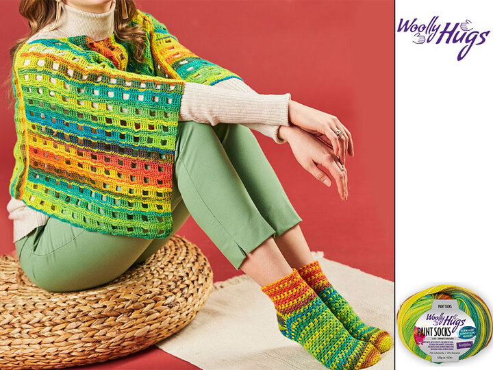 PONCHO UND SOMMERSOCKEN, gehäkelt