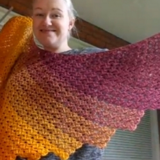Tutorial  "TRIANGLE Shawl CROCHET" for Intermediate