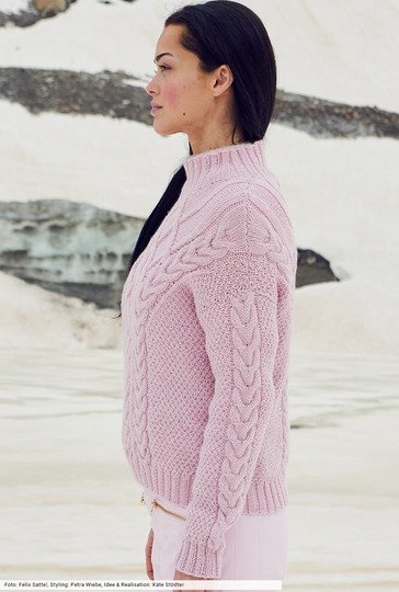 Mustermixpulli mit Perlmusterstrukturen, Zopfstreifen und Rautenpasse