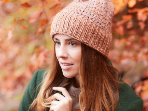 Strickmütze mit Lochmuster und Farbverlauf