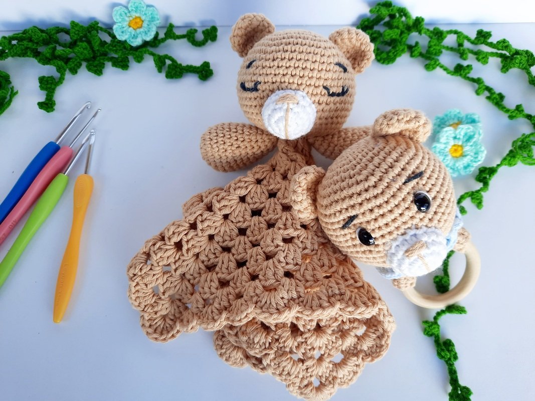 Rattle and Bear Blanket - Image 6