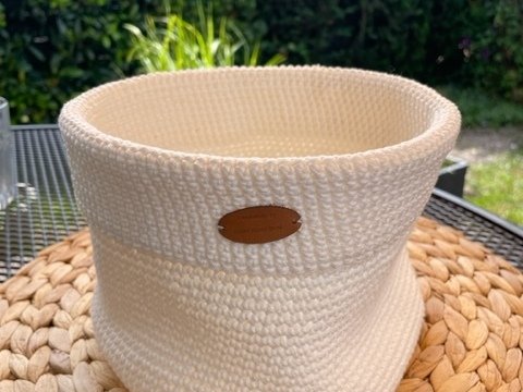 Anleitung für einen gehäkelten Brotkorb mit Umschlag